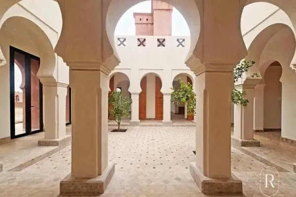 riad tradicional o villa contemporánea: ¿cuál es la mejor opción para invertir en marrakech?