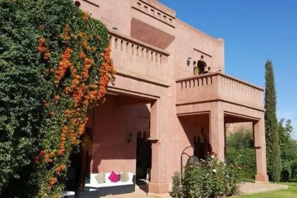 vivre hors du centre de marrakech : focus sur les villages prisés autour de la ville