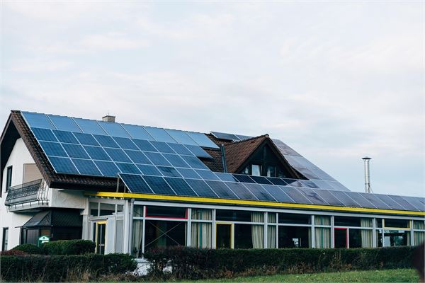 Maisons à énergie positive : produire plus qu