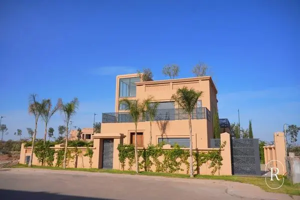 Villa con piscina sulla strada per tahnnaout