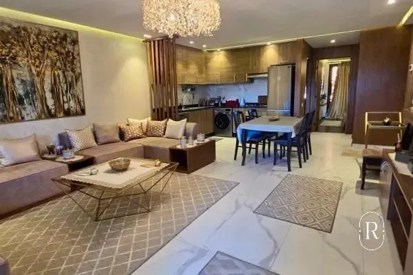 Splendido appartamento di 86 m² con balcone e servizi di alta gamma al Victor Hugo