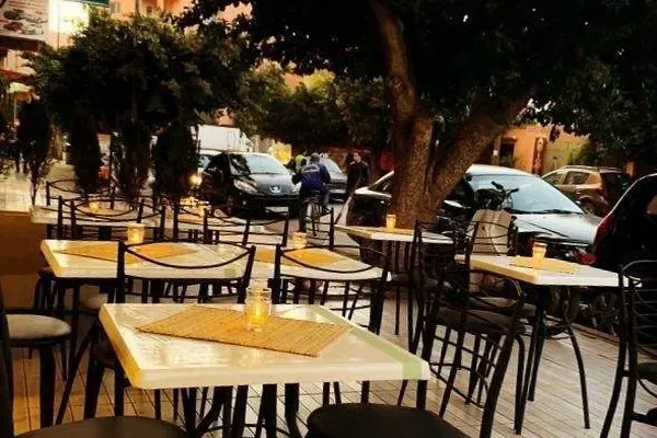 Proprietà commerciale in vendita o in affitto a Gueliz