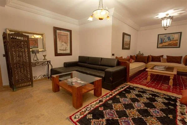 SUPERB APARTMENT 137 SQM WITH LARGE TERRACE - MAJORELLE